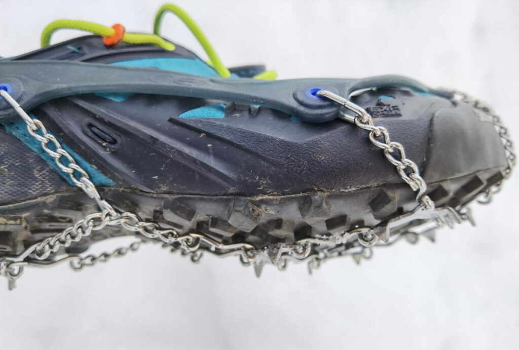 Das sind die snowline chainsen trail auf einem Trailrunning Schuh