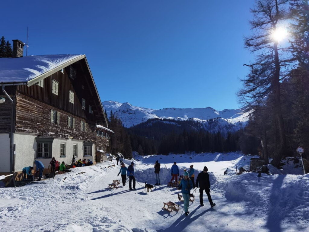 Winterwandern zum Obernberger See in Tirol
