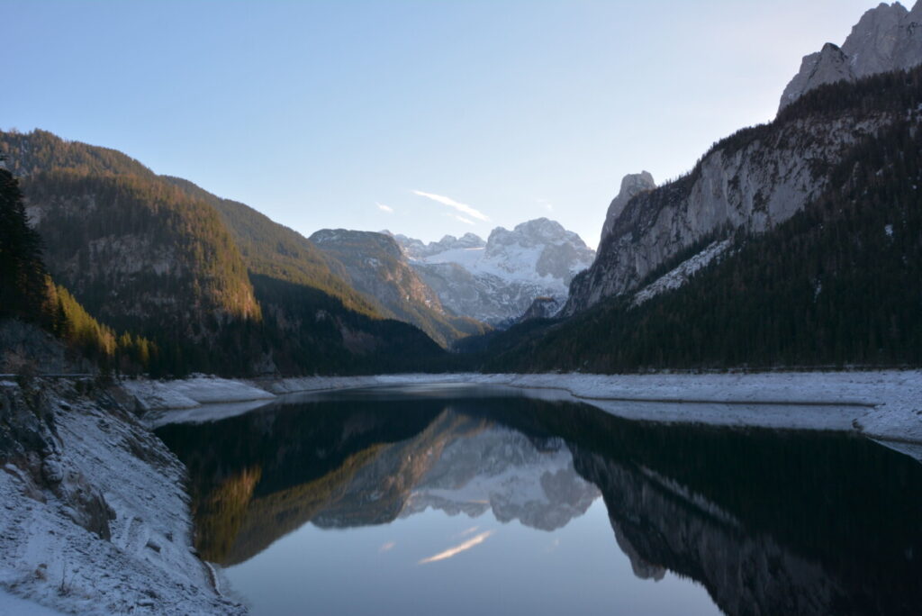 Winterwanderung im Salzkammergut am Gosausee